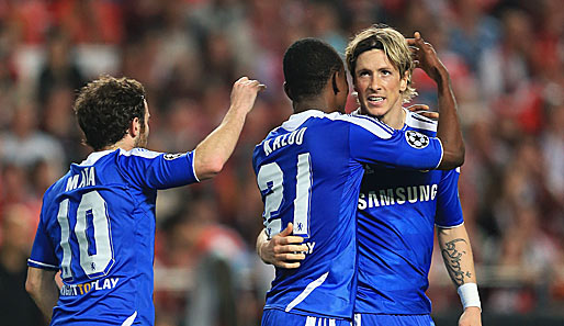 Wenn Chelsea Platz vier verpasst, könnte Torres (r.) nächstes Jahr mit Samuel Eto'o stürmen