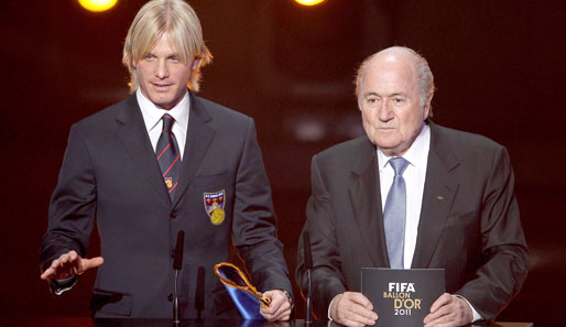 FIFA-Präsident Sepp Blatter (r.) bei der Wahl zum Fußballer des Jahres