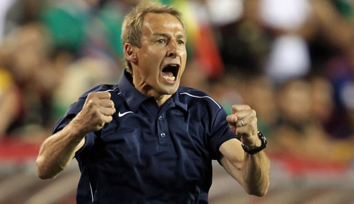 Jürgen Klinsmann jubelt über den ersten Sieg für die USA in Mexiko überhaupt