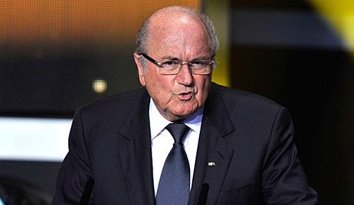 Der FIFA-Präsident Sepp Blatter will Rassismus aus dem Fußball verbannen