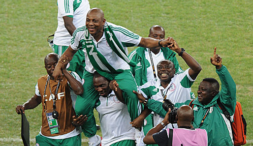Nigeria-Trainer Stephen Keshi wurde nach dem Afrika-Cup-Triumph auf Händen getragen