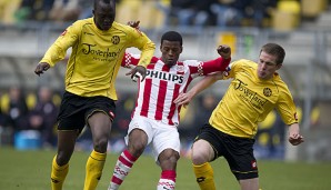Beim Heimspiel von Roda Kerkrade (in den gelben Trikots) musste das Spiel unterbrochen werden