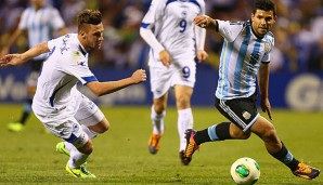 In 46 Länderspielen konnte Agüero (r.) bereits 19 Tore erzielen