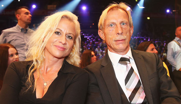 Christoph Daum mit seiner Frau Angelica bei einem Boxkampf in Oberhausen