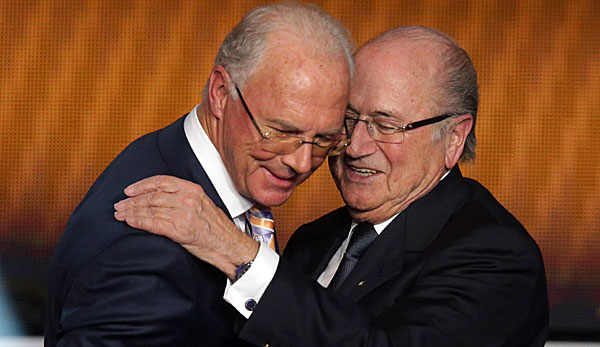 FIFA-Chef Sepp Blatter hat sich bei Franz Beckenbauer entschuldigt