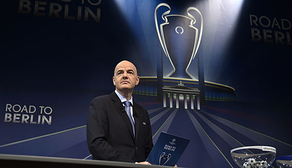 UEFA-Generalskretär Infantino gilt als großer Gegner der Drefachbestrafung