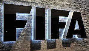 Die FIFA und UEFA drohen dem griechischen Verband mit Ausschluss