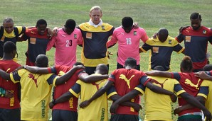 Volker Finke soll weiterhin mit der Nationalmannschaft Kameruns arbeiten