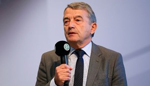 DFB-Chef Wolfgang Niersbach will die Korruptionsvorwürfe schnellstmöglich aus der Welt schaffen