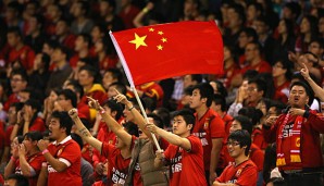 Chinesiche Fans beim Spiel von Guangzhou