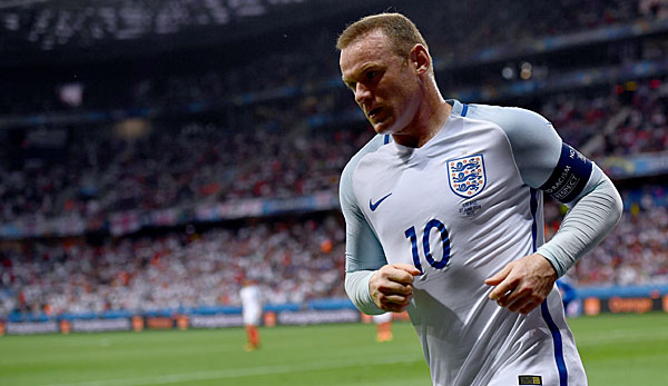 Wayne Rooney wird weiterhin die Binde tragen