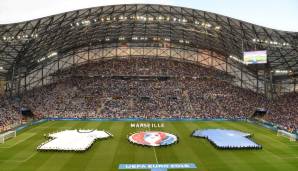 Das Stade Velodrome in Marseille bietet 67.349 Menschen Platz. Olympique Marseille trägt hier seine Spiele aus.