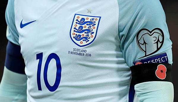 Gegen Schottland trug auch Englands Kapitän Wayne Rooney den "Poppy" am Arm