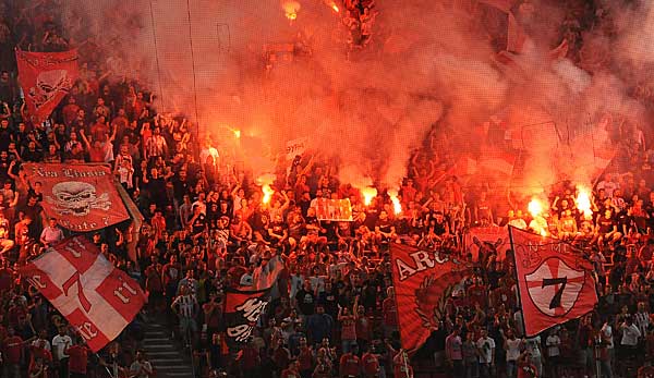 Fans von Olympiakos Piräus randalierten gegen AEK Athen.