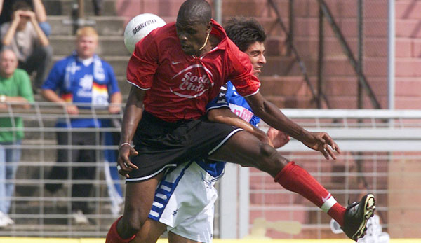 Mohamadou Idrissou zu seiner Zeit beim SV Wehen (2001-2002)