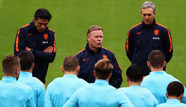 Ronaldo Koeman trainiert Justin Kluivert in der Nationalmannschaft der Niederlande.