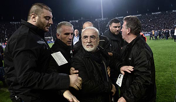 Ivan Savvidis hat sein skandalöses Verhalten beim Chaos-Spiel gegen AEK Athen verteidigt.