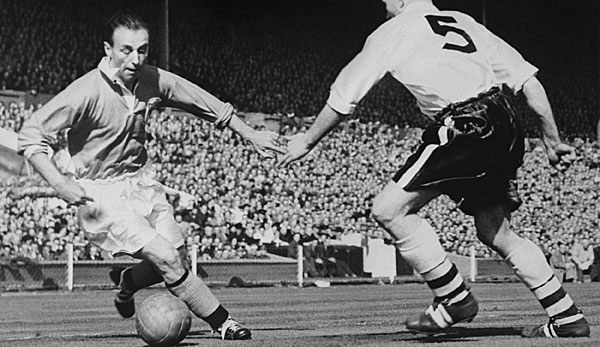 Blackpools Stanley Matthews aus England gewann 1956 den ersten Ballon d'Or.