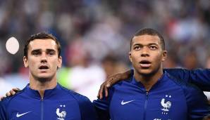 Frankreich begann wie gewohnt mit seinem kongenialen Duo bestehend aus Mbappe und Griezmann. Im Vergleich zur WM-Final-Elf rutschte nur Kimpembe für den verletzten Umtiti in die Startformation.