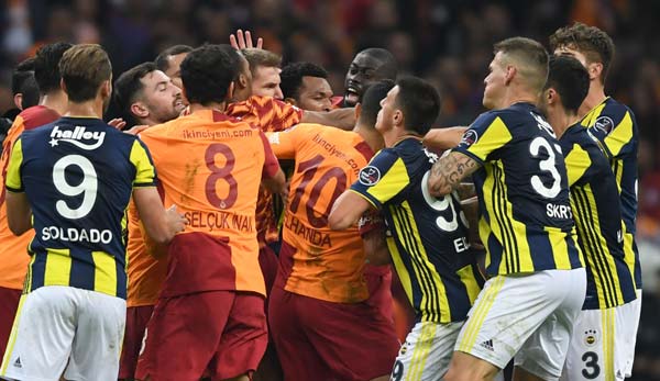 Das Spiel zwischen Galatasaray und Fenerbahce endete 2:2.