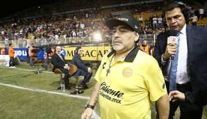 Diego Maradona ist wegen Magenproblemen ins Krankenhaus eingeliefert worden.