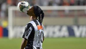 RONALDINHO wollte bei seinem Wechsel 2012 zu Atlético Mineiro jeglichem Ärger aus dem Weg gehen. Sein neuer Klub soll ihm zugesichert haben, dass er zwei Mal in der Woche abends feiern gehen darf, ohne danach Konsequenzen fürchten zu müssen.