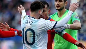 Lionel Messi sah im Spiel um Platz drei gegen Chile Rot.