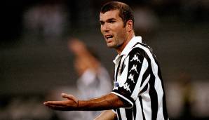 ZINEDINE ZIDANE: Transfer am 9. Juli 2001 von Juventus Turin zu Real Madrid - Ablöse: 77,5 Mio, Euro.