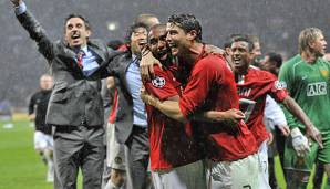 Anderson (li.) und Cristiano Ronaldo (re.) liegen sich nach dem Gewinn der Champions League 2008 in den Armen.
