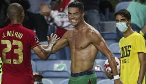 Cristiano Ronaldo hat in der WM-Qualifikation gegen Irland seine Treffer 110 und 111 für die Nationalmannschaft Portugals erzielt. Damit hält er nun den alleinigen Tor-Weltrekord bei den Männern. SPOX zeigt die Bestenliste.