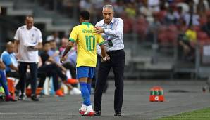 Neymar musste verletzt ausgewechselt werden.
