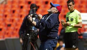 Diego Maradona holte mit Gimnasia La Plata den ersten Sieg seiner Amtszeit.