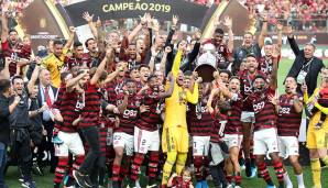 Und dann, war es vorbei, das wohl dramatischste Finale in der Geschichte der Copa Libertadores. Erstmals seit 1981 krönte sich Flamengo wieder zum Champion. Der Startschuss für eine lange Partynacht in Brasilien.