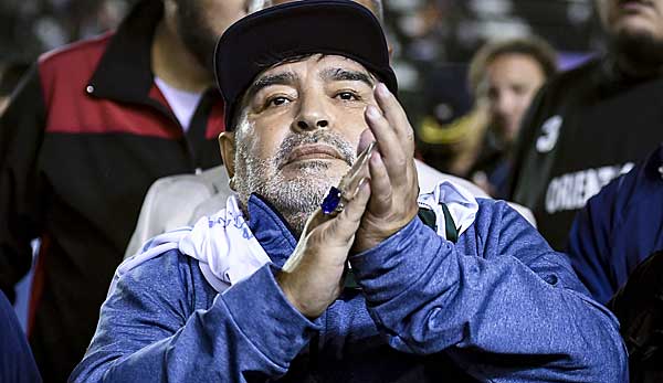 Da applaudiert selbst die Hand Gottes: Für Diego Maradona ist Alfredo di Stefano der beste Fußballer aller Zeiten.