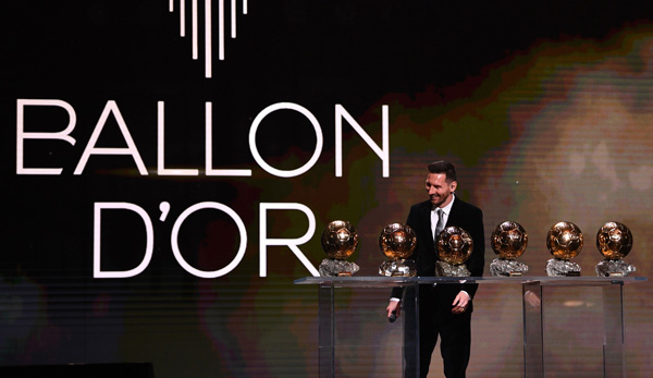 Lionel Messi mit seinen sechs Auszeichnungen zum Weltfußballer.