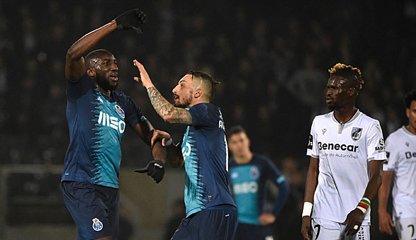 Ein Rassismus-Eklat hat am Sonntagabend das portugiesische Erstliga-Duell zwischen Vitoria Guimaraes und dem FC Porto überschattet.
