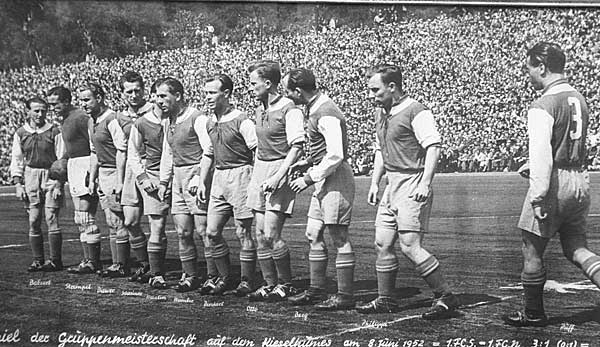 Legendäre Mannschaft: Der 1. FC Saarbrücken der 1950er Jahre mit Waldemar "Fips" Philippi, Herbert Martin, Kurt Clemens und Werner Otto.