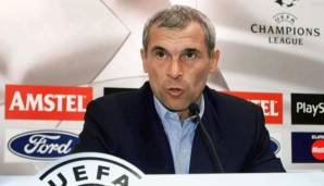 TRAINER: Hector Cuper