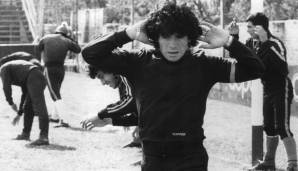 DIEGO MARADONA zu SHEFFIELD UNITED: Wir schreiben das Jahr 1978. Sheffields Manager Harry Haslam war auf einer seiner Scoutingreisen in Argentinien. Der damals 17 Jahre alte Maradona spielte damals beim Zweitligisten Argentinos Juniors.