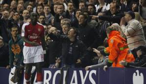 Beim ersten Spiel im Arsenal-Dress bei den Spurs wurde Campbell von den Anhänger übel beleidigt. Unter anderem wurden 4000 Luftballons mit der Aufschrift "Judas" in den Himmel gelassen.