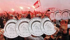 Kein Grund zum Jubeln: Ajax-Fans müssen aufgrund des Saisonabbruchs wegen der Coronakrise auf die nächste Meisterfeier warten.