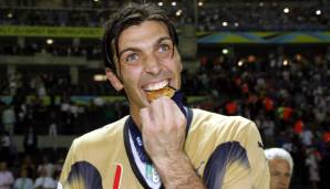 TOR: Gianlugi Buffon (Parma AC). Die EM war der Startschuss für die Weltkarriere in der Nationalmannschaft und im Verein. U.a. Weltmeister 2006, erfolgreichster Spieler der Serie A, fünfmaliger Welttorhüter und UEFA-Cup-Sieger mit Parma 1998.