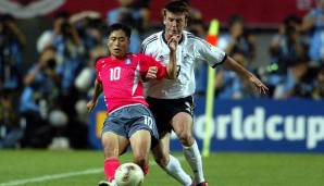 YEONG-PYO LEE (Linksverteidiger) für Südkorea (bei der Weltmeisterschaft 2002).