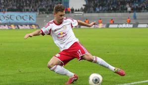 Aus der Jugend des VfB Stuttgart zog es Joshua Kimmich 2013 zu RB Leipzig. Nachdem er in der Saison 2013/14 für die Roten Bullen in der 3. Liga spielte, debütierte er im August 2014 in der 2. Liga. Seit 2015 beim FC Bayern unter Vertrag.