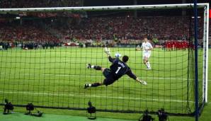 25. Mai 2005: Die Nacht von Istanbul ist Teil der Klub-Folklore des FC Liverpool. 0:3 gegen Milan zurückgelegen, das Comeback zum 3:3 geschafft und dann macht sich Keeper Jerzy Dudek in Grobbelaar-Manier unsterblich.