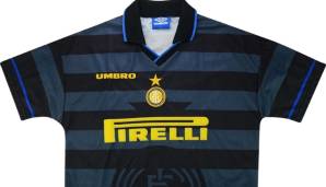 Platz 5: Inter Mailand, 1997-98, Drittes Trikot - 430,21 €. Inter gewann in diesem Shirt den UEFA-Pokal. Unter anderem spielte damals Ronaldo für die Italiener.