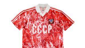 Platz 3: Sowjetunion, 1989-91, Heimshirt - 516,27 €. Es war das letzte Trikot der UdSSR, das bei einer Weltmeisterschaft gezeigt wurde - es ist daher äußerst selten.