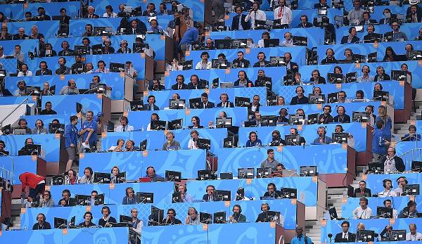Fußballkommentatoren der europäischen Topligen zeigen in ihrer Berichterstattung laut einer Studie rassistische Tendenzen.