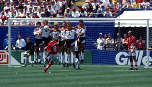 Deutsche Fans erinnern sich wohl vor allem an Stoitschkows Freistoßtor bei der WM 1994 gegen den Titelverteidiger. Der geniale Hitzkopf ließ seine Karriere später in den USA ausklingen, als Trainer unter anderem bulgarischer Nationalcoach.