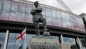 West Ham United - Bobby Moores Nr. 6: Von 1958 bis 1974 spielte der Innenverteidiger und englische Weltmeister für die Hammers. Das brachte ihm ein Denkmal - und auf ewig die Rückennummer 6 ein.